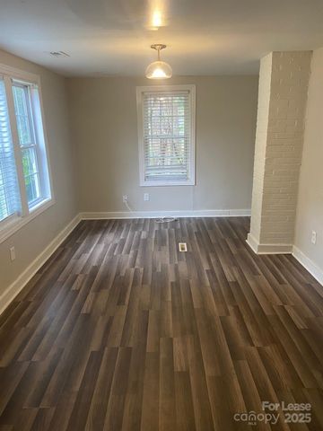 3931 Bearwood Avenue, Charlotte, NC 28205