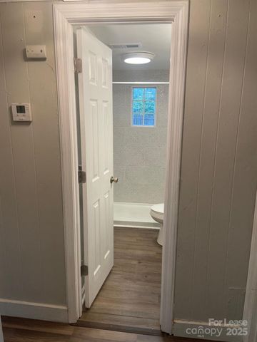 3931 Bearwood Avenue, Charlotte, NC 28205