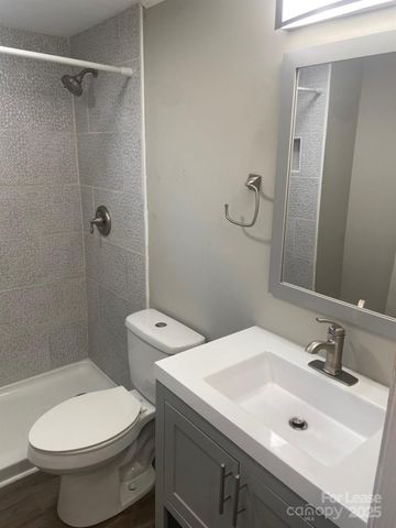 3931 Bearwood Avenue, Charlotte, NC 28205