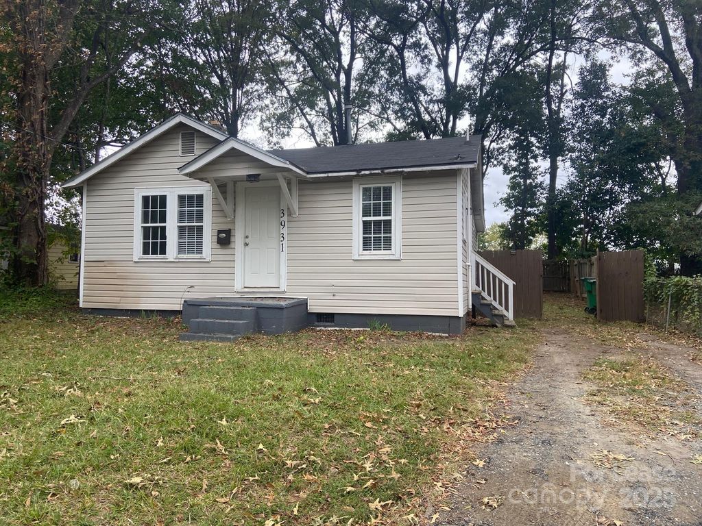 3931 Bearwood Avenue, Charlotte, NC 28205
