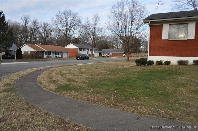 510 Circle Drive, Sellersburg, IN 47172