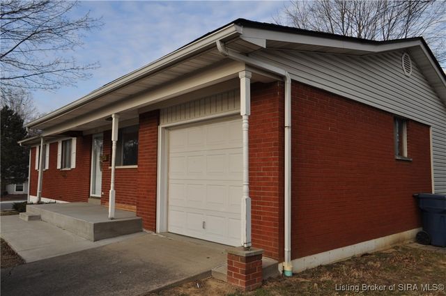 510 Circle Drive, Sellersburg, IN 47172