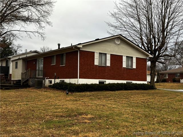 510 Circle Drive, Sellersburg, IN 47172