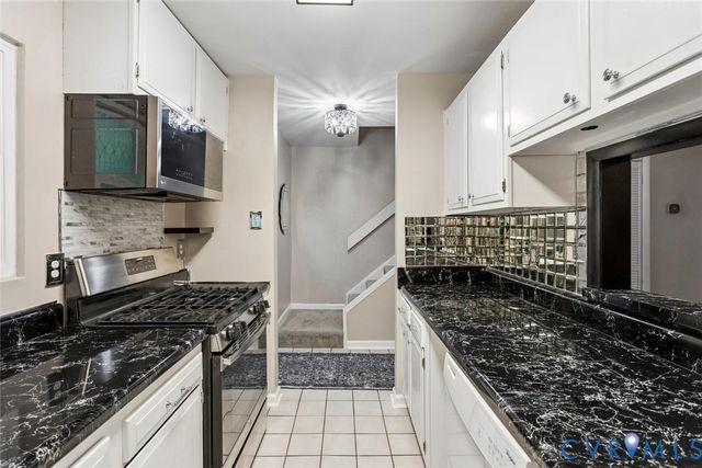 11709 S Briar Patch Dr, Midlothian, VA 23113