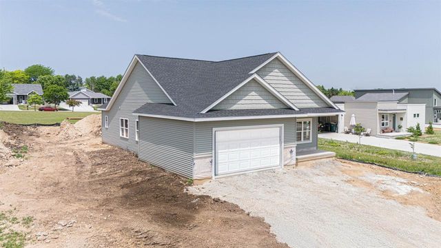 336 Sandmar Drive, Ripon, WI 54971