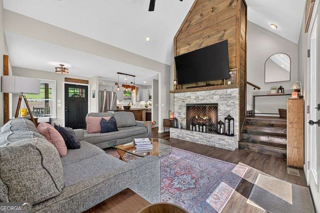 239 Lucille Avenue, Ellijay, GA 30540