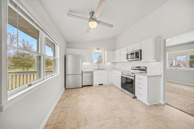 164 Somerset Drive, Brooklyn, MI 49230