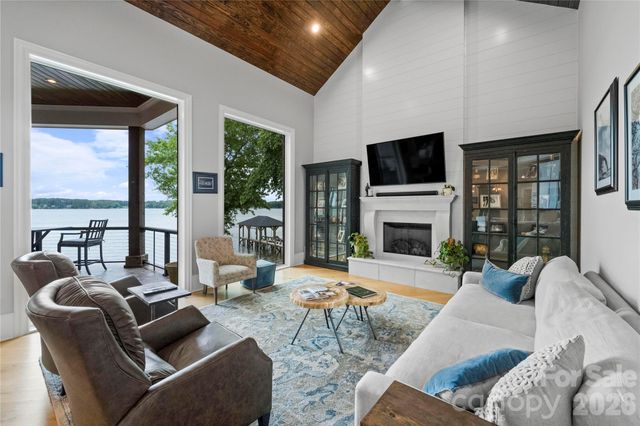 8170 Bay Pointe Drive, Denver, NC 28037