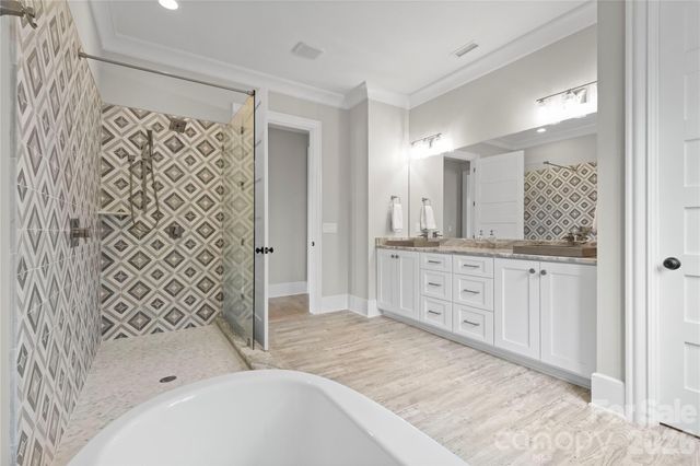 8170 Bay Pointe Drive, Denver, NC 28037