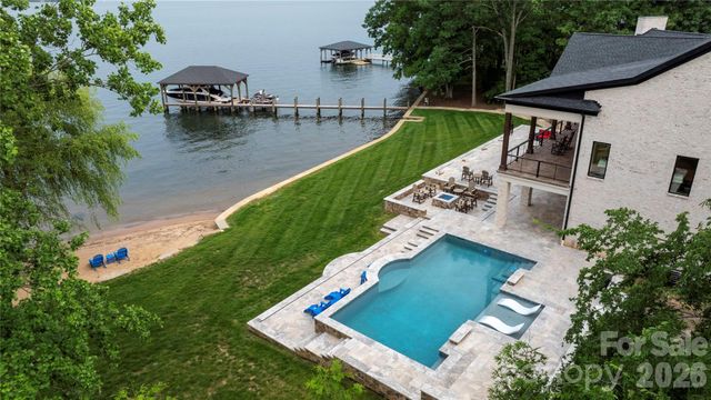 8170 Bay Pointe Drive, Denver, NC 28037