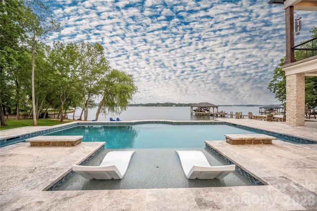 8170 Bay Pointe Drive, Denver, NC 28037