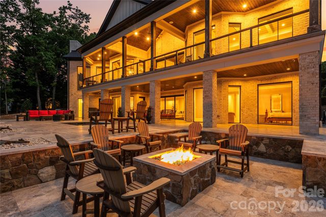 8170 Bay Pointe Drive, Denver, NC 28037