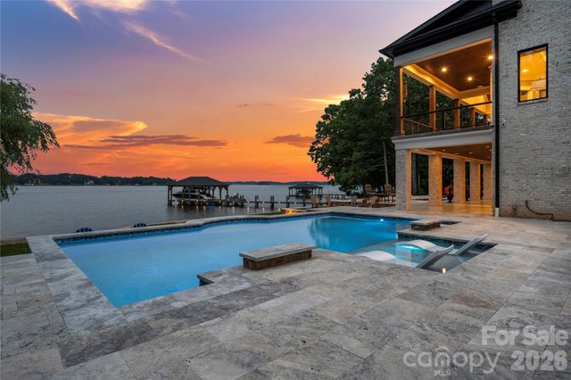 8170 Bay Pointe Drive, Denver, NC 28037