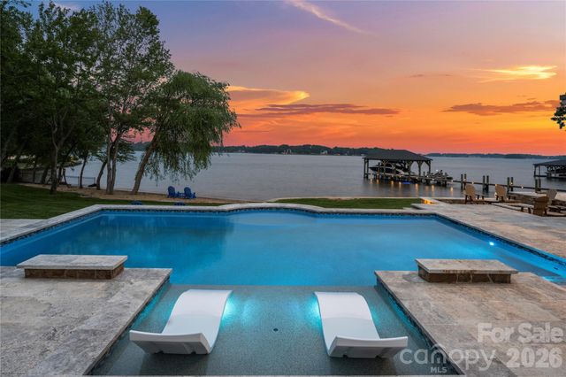 8170 Bay Pointe Drive, Denver, NC 28037