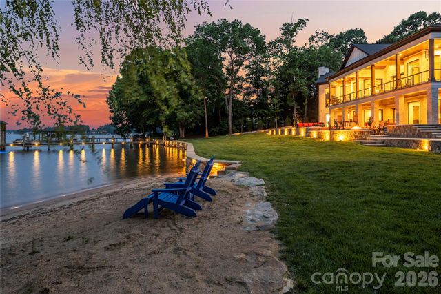 8170 Bay Pointe Drive, Denver, NC 28037