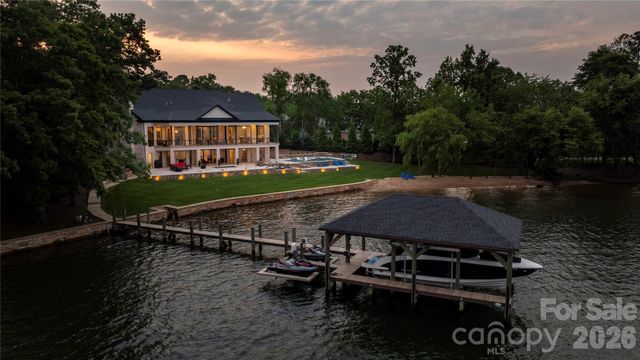 8170 Bay Pointe Drive, Denver, NC 28037