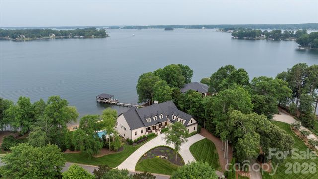 8170 Bay Pointe Drive, Denver, NC 28037