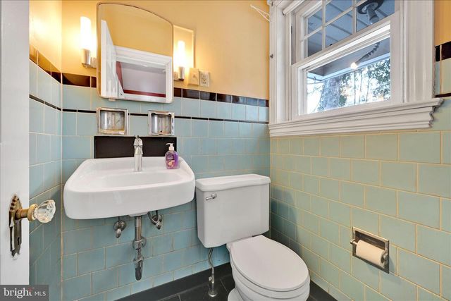 227 W KING ST, Pottstown, PA 19464