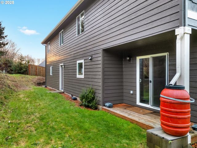 2110 THOMPSON FALLS Dr, Seaside, OR 97138