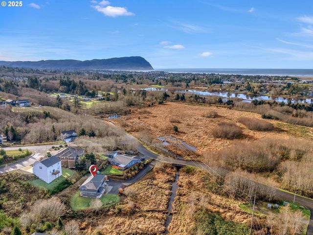 2110 THOMPSON FALLS Dr, Seaside, OR 97138