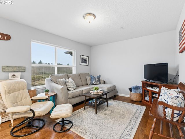 2110 THOMPSON FALLS Dr, Seaside, OR 97138