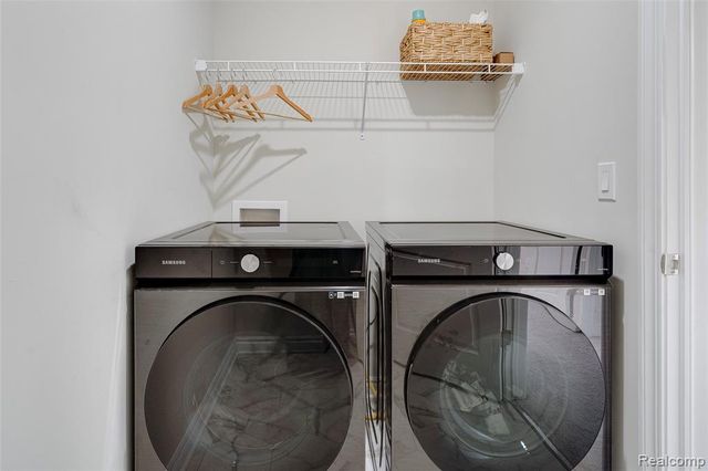 2882 Trillium Hills Drive, Commerce Twp, MI 48382