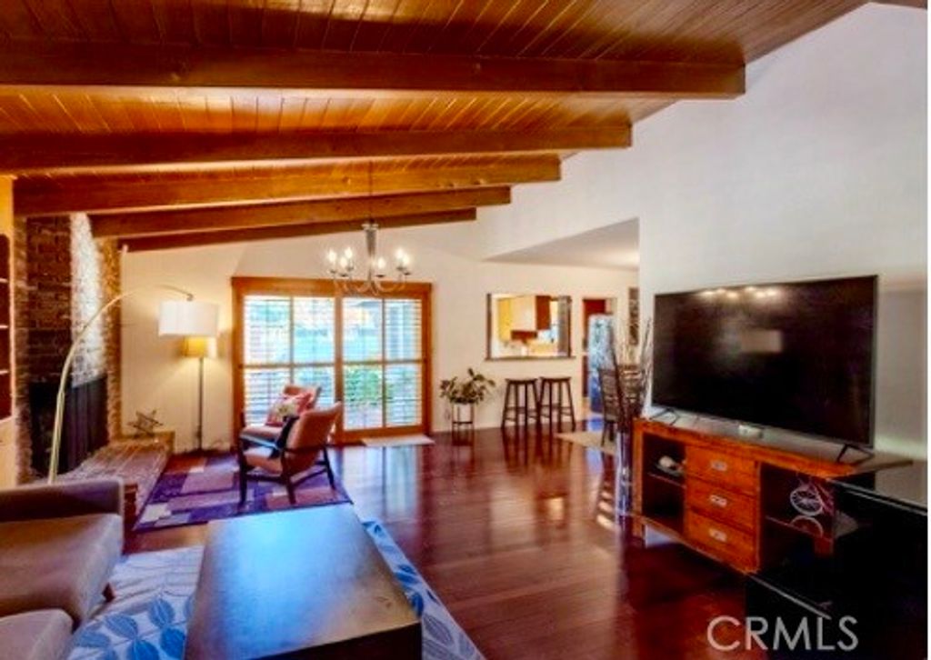 1724 Sombra Drive, Glendale, CA 91208 — photo 3