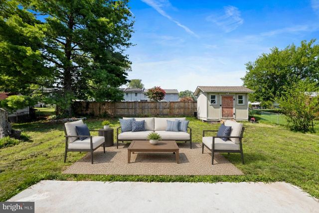 501 E POPLAR RD E, Sterling, VA 20164