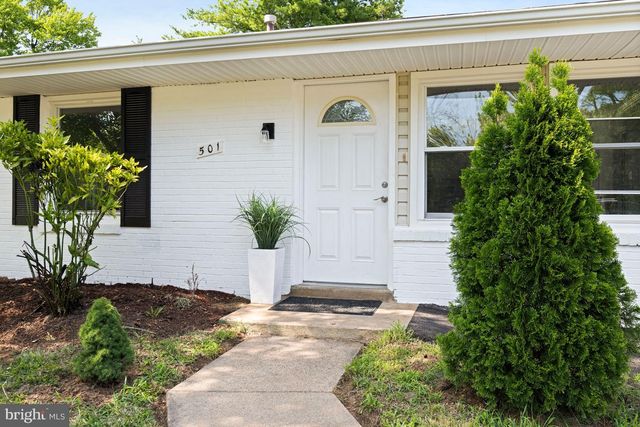 501 E POPLAR RD E, Sterling, VA 20164