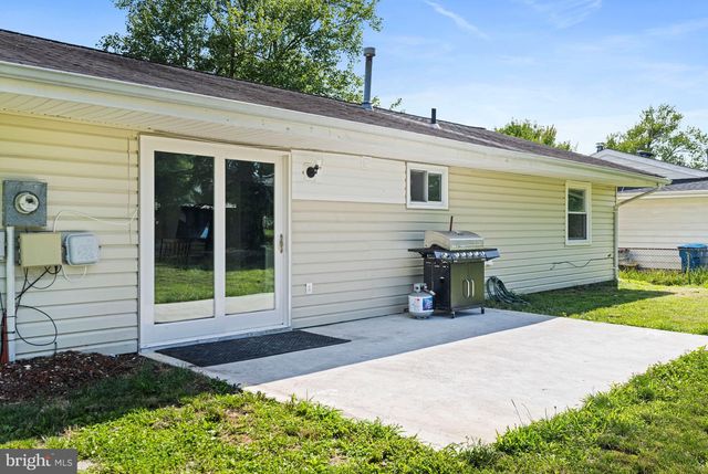 501 E POPLAR RD E, Sterling, VA 20164