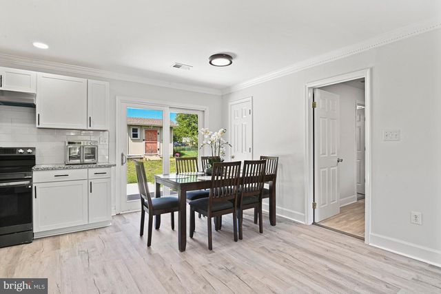 501 E POPLAR RD E, Sterling, VA 20164