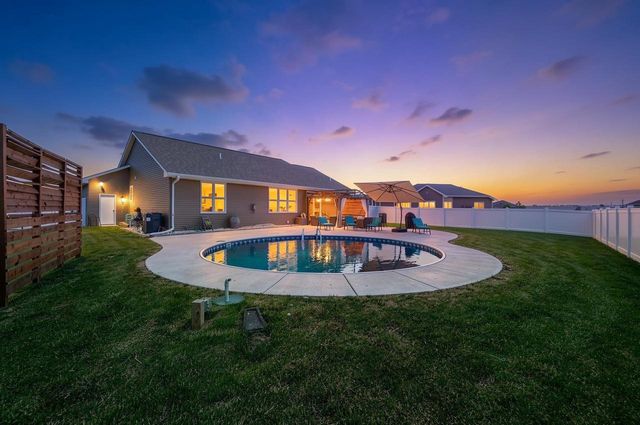 2841 TAMBOUR TRAIL, De Pere, WI 54115