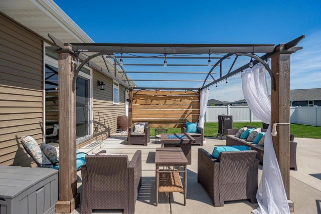 2841 TAMBOUR TRAIL, De Pere, WI 54115