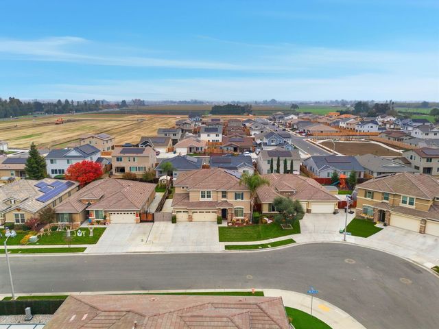 198 Nelson Street, Tulare, CA 93274