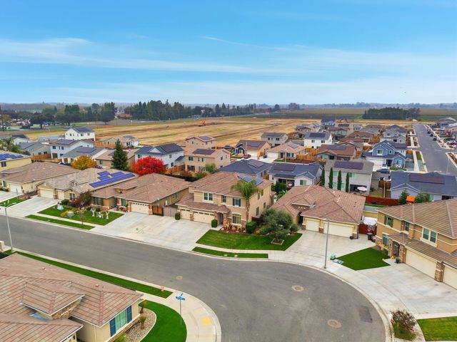 198 Nelson Street, Tulare, CA 93274