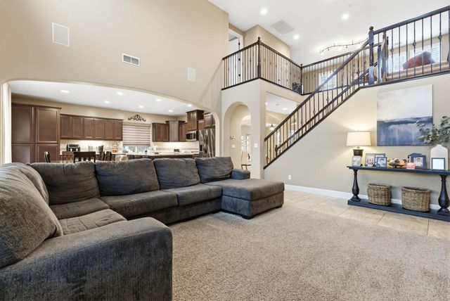 198 Nelson Street, Tulare, CA 93274