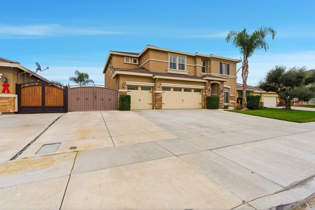 198 Nelson Street, Tulare, CA 93274