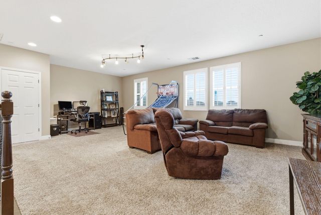 198 Nelson Street, Tulare, CA 93274