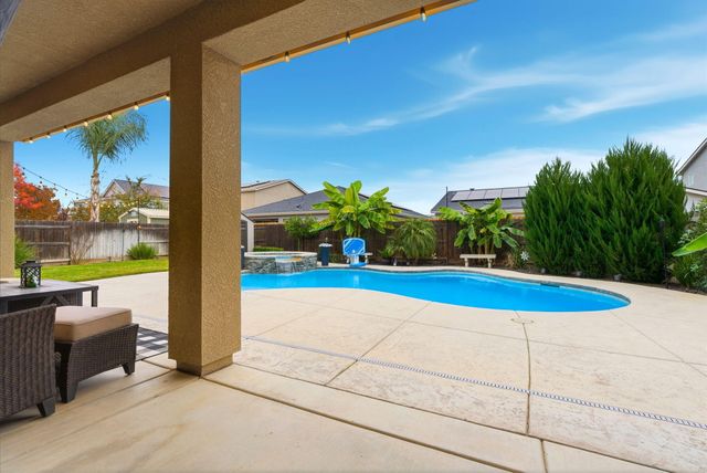 198 Nelson Street, Tulare, CA 93274