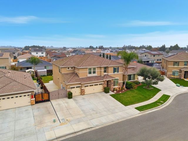 198 Nelson Street, Tulare, CA 93274