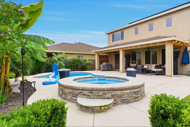 198 Nelson Street, Tulare, CA 93274