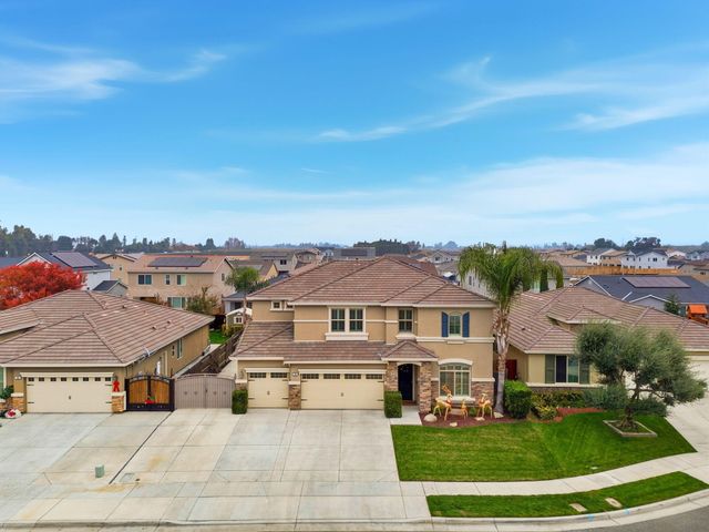 198 Nelson Street, Tulare, CA 93274