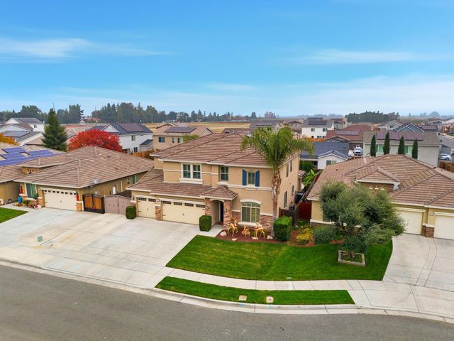 198 Nelson Street, Tulare, CA 93274