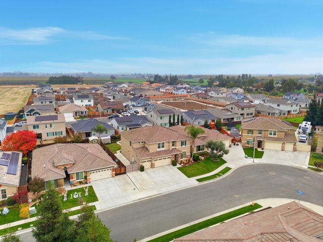 198 Nelson Street, Tulare, CA 93274