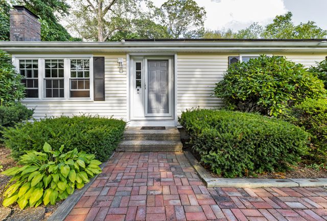81 Briarwood Drive, Guilford, CT 06437