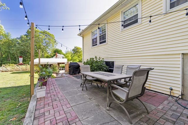 81 Briarwood Drive, Guilford, CT 06437