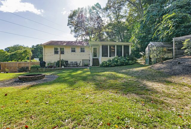81 Briarwood Drive, Guilford, CT 06437