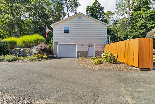 81 Briarwood Drive, Guilford, CT 06437