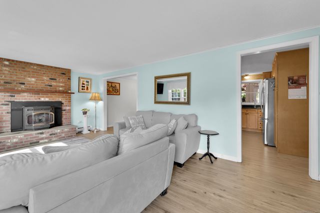 81 Briarwood Drive, Guilford, CT 06437