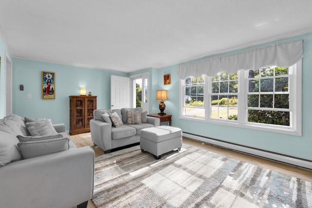81 Briarwood Drive, Guilford, CT 06437